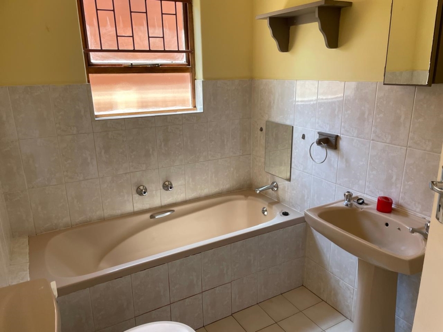 3 Bedroom Property for Sale in Langenhovenpark Free State